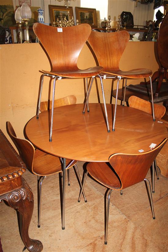 Arne Jacobsen for Fritz Nansen, set of 6 dining chairs (6 Series) with matching circular table (damage, repairs & modifications)